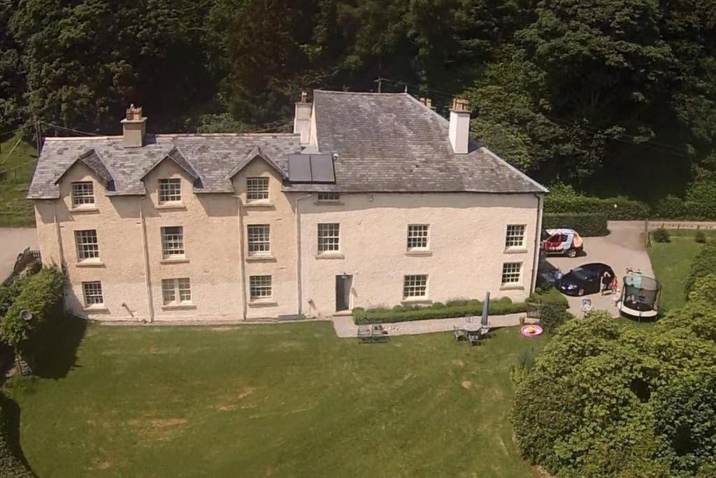 Plas Yn Yale With Mountain Views From All Windows Wrexham Zewnętrze zdjęcie