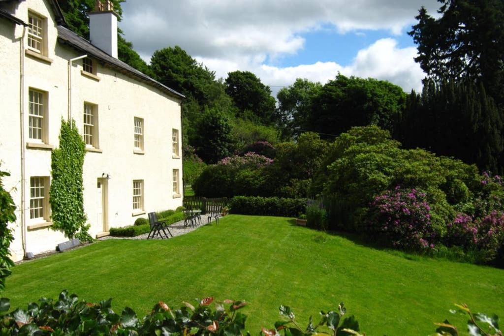 Plas Yn Yale With Mountain Views From All Windows Wrexham Zewnętrze zdjęcie