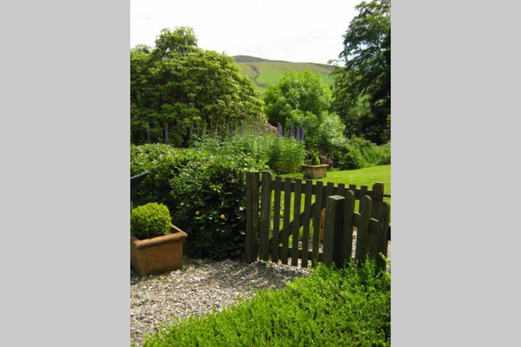 Plas Yn Yale With Mountain Views From All Windows Wrexham Zewnętrze zdjęcie